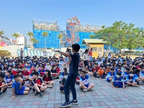 800多名師生在體育館遇到花蓮強(qiáng)震