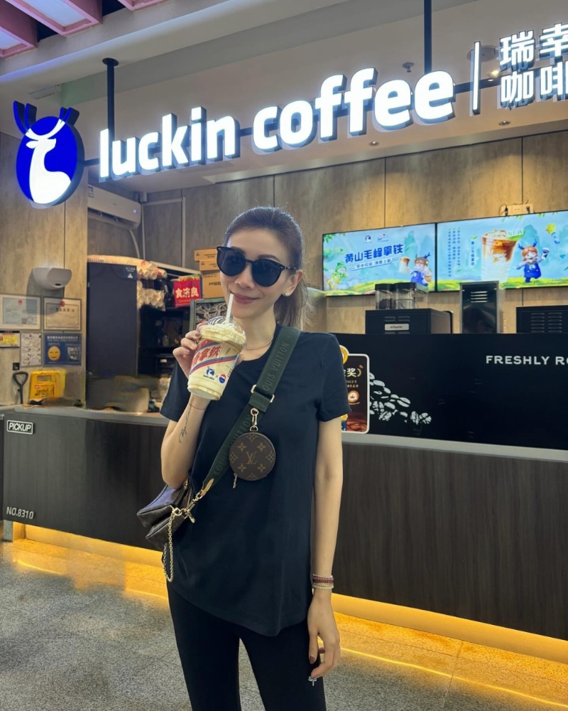 區(qū)文詩4日于IG上載深圳一日游照。