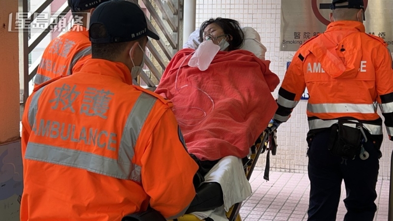 傷者由救護員送院。
