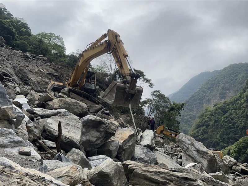 搜救人員今挖掘出2具罹難者遺體