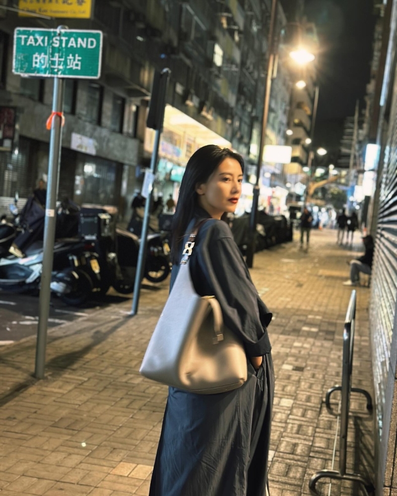 高圓圓近三個(gè)多月以來，不時(shí)在港出現(xiàn)。