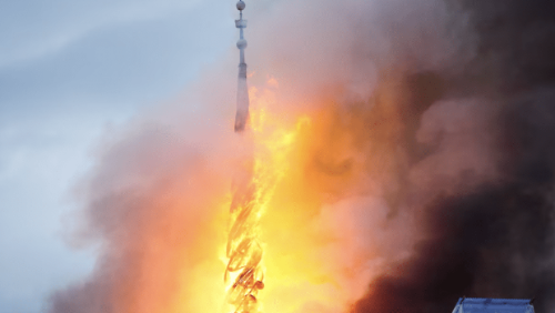 丹麥哥本哈根“老證券交易所”大火