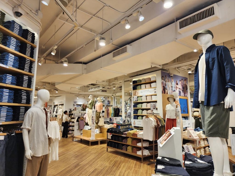 UNIQLO制訂了兼顧可持續(xù)發(fā)展與事業(yè)成長的商業(yè)發(fā)展模式。