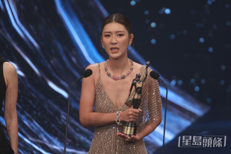 余香凝憑電影《白日之下》首度榮登金像獎影后。