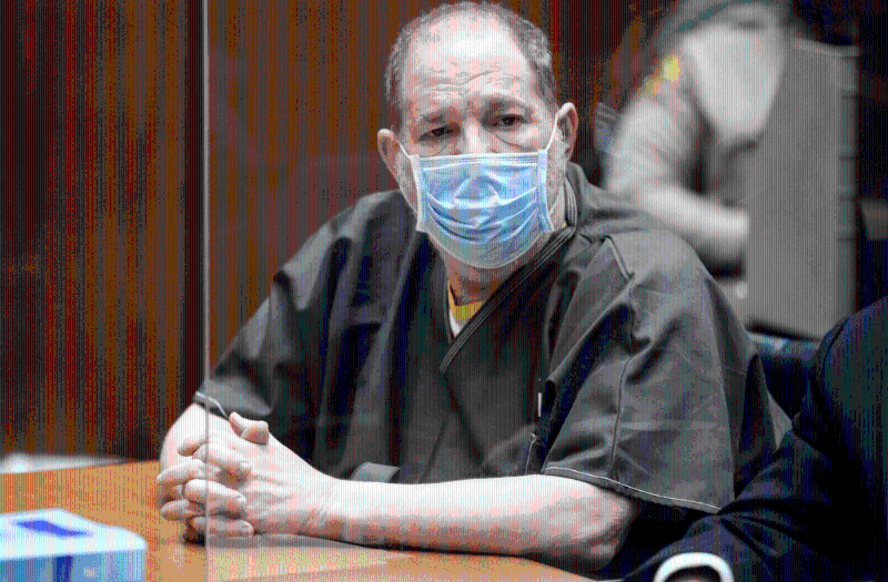 韋恩斯坦上庭時的樣子。 路透社