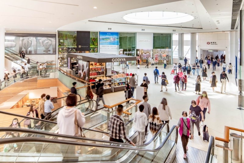 奧海城內(nèi)有不同風(fēng)味的餐廳，例如添好運、金滿庭、鮨樂、牛角日本燒肉專門店等。