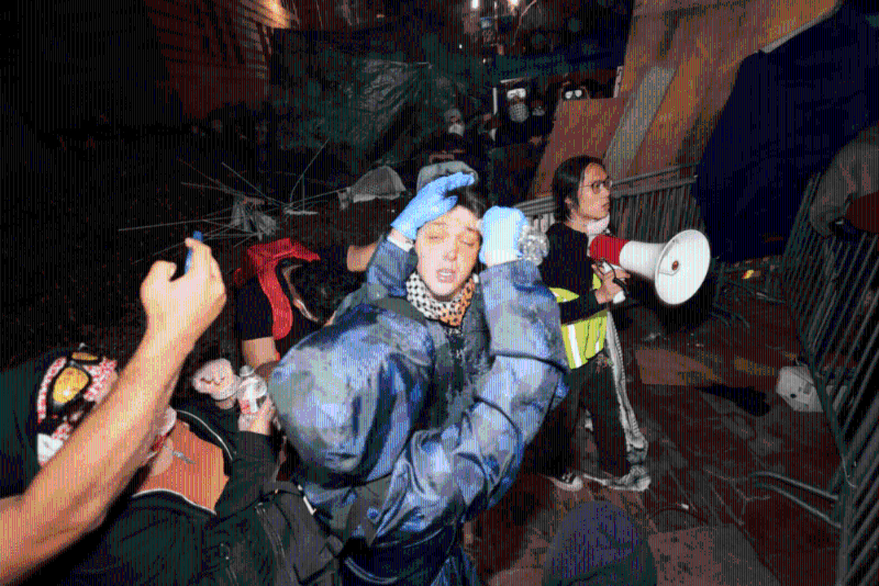 雙方示威者都出動(dòng)了胡椒噴霧