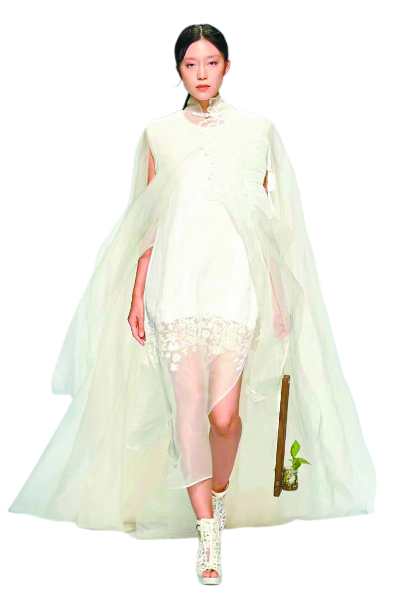 設(shè)計師林姿含在作品中巧妙融入莞香花元素。（受訪者供圖）