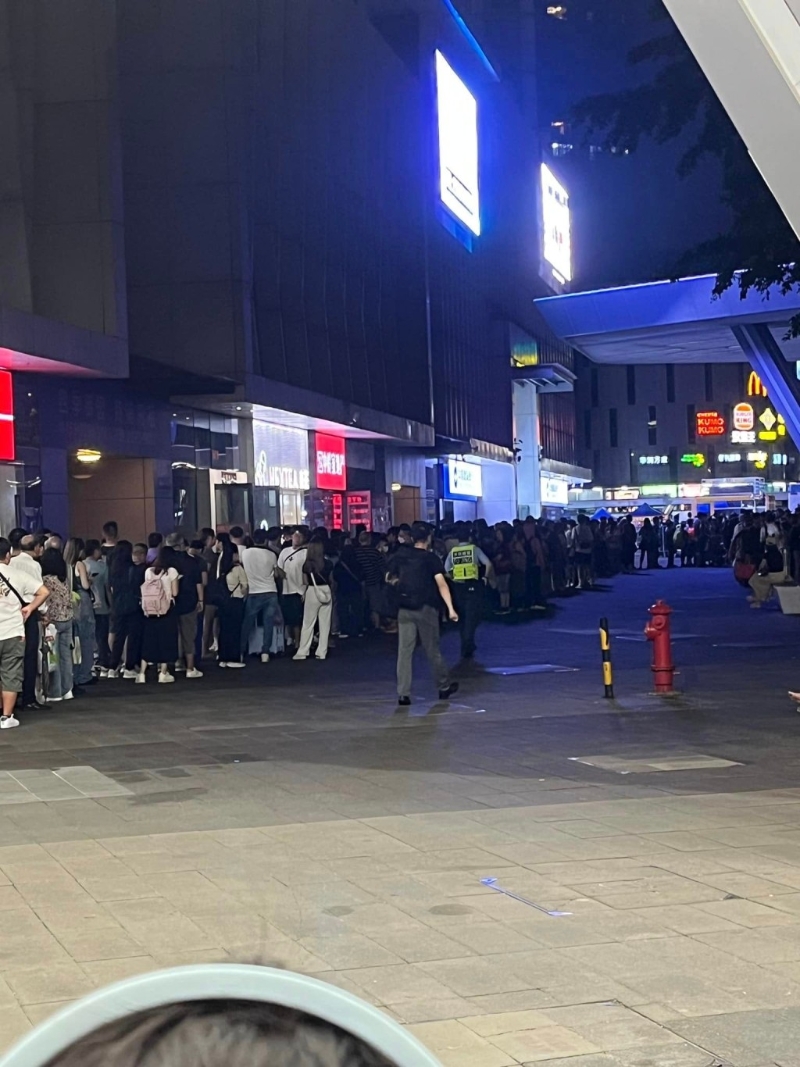 大排長(zhǎng)龍 大排長(zhǎng)龍