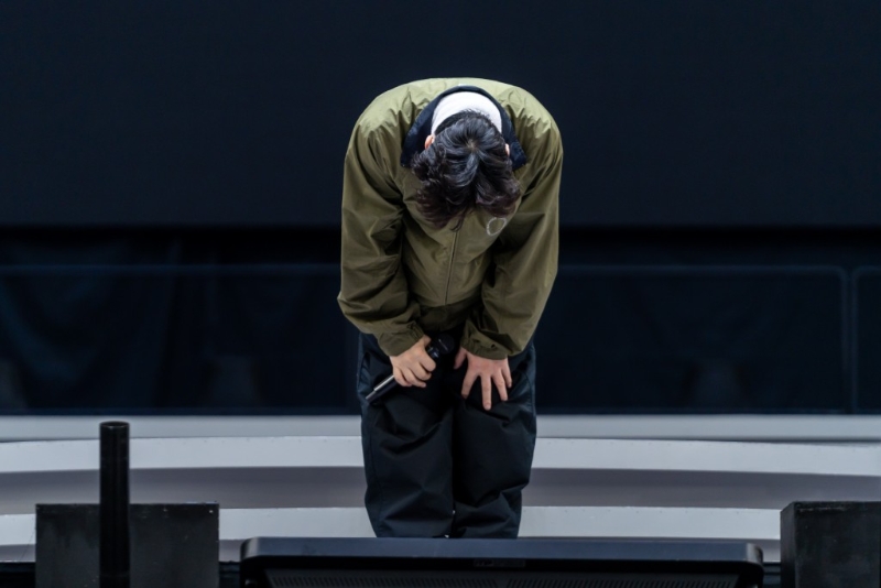 陳奕迅指自己生病了，經(jīng)醫(yī)生勸喻之下，一定要休息，無奈宣布演出取消。