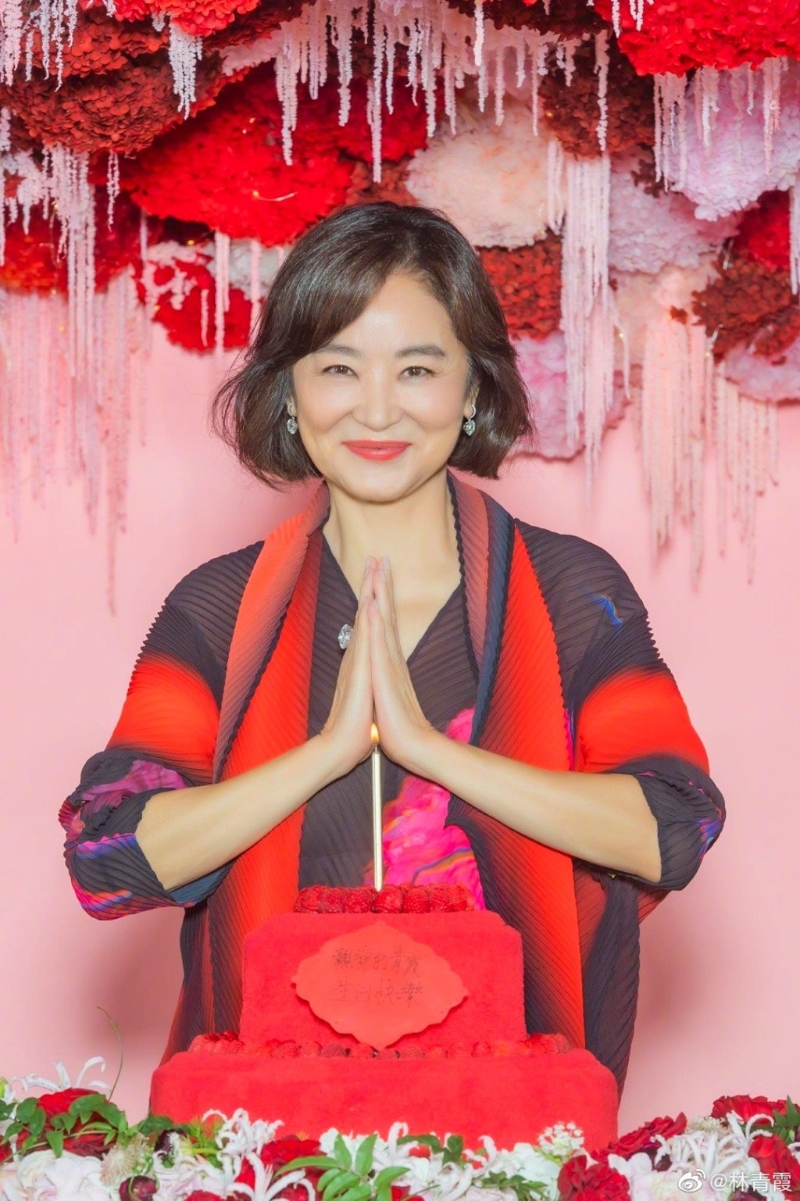 “大美人”林青霞息影多年，一舉一動仍受大眾關(guān)注。