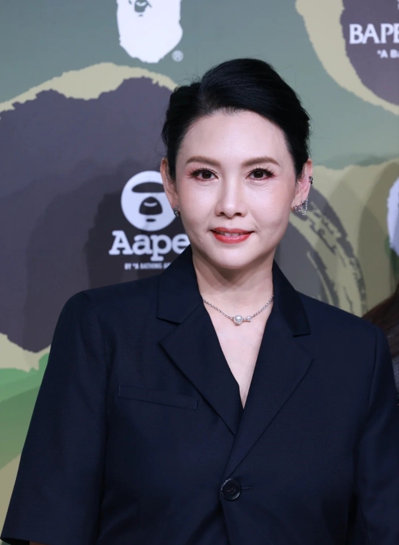 邱淑貞臉上絕少皺紋，只在近鏡下才看到眼肚紋和魚尾紋，狀態(tài)超好！