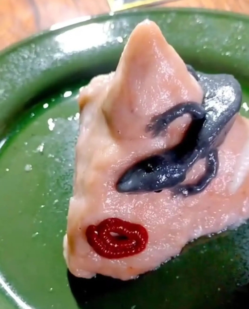 Facebook群組“JB新山吹水站2.0”自家制糭子造型驚嚇。（圖片來源：Facebook@JB新山吹水站2.0）