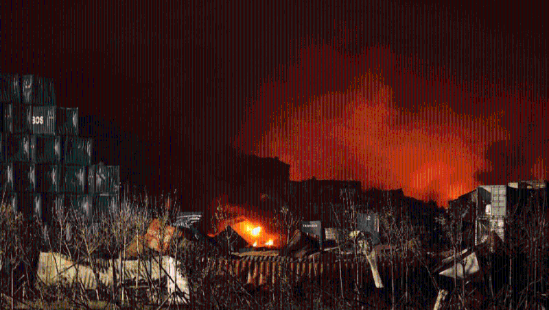 天津港發(fā)生了一宗特大?；穫}庫火災(zāi)爆炸事故