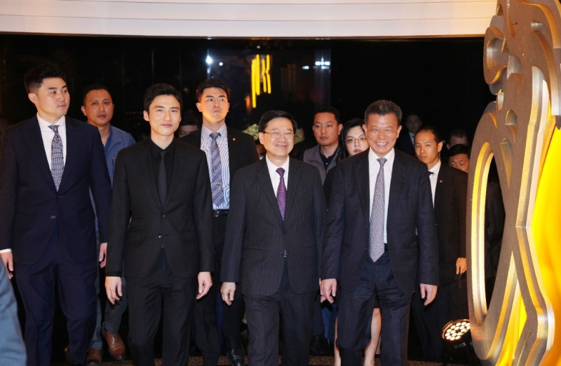 李家超出席“2022杰出領(lǐng)袖選舉”頒獎(jiǎng)典禮晚宴并致辭 李家超出席“2022杰出領(lǐng)袖選舉”頒獎(jiǎng)典禮晚宴并致辭