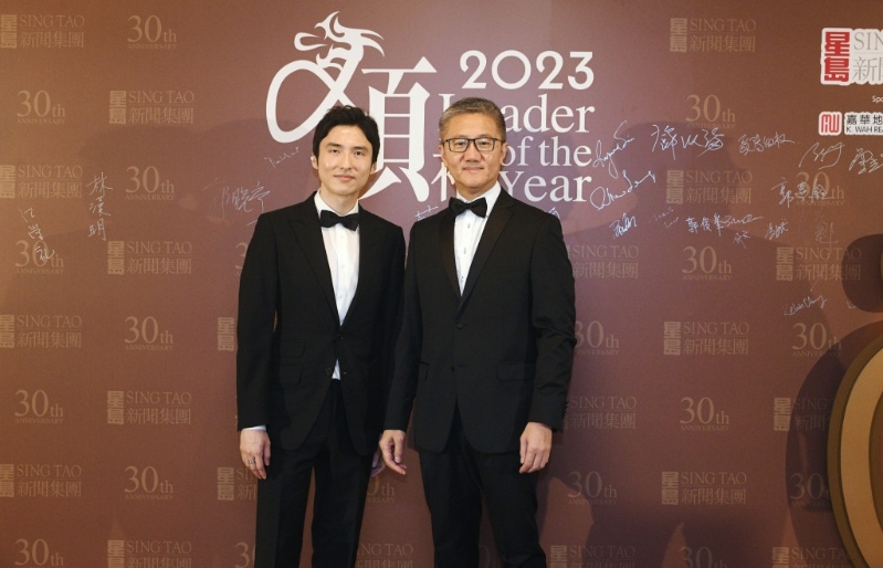 星島新聞集團(tuán)主席蔡加讚、警務(wù)處處長(zhǎng)蕭澤頤