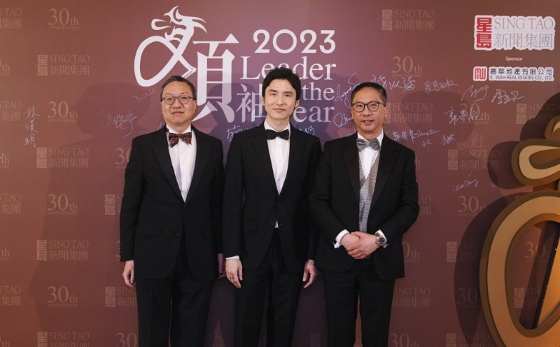 律政司司長(zhǎng)林定國(guó)、星島新聞集團(tuán)主席蔡加讚、評(píng)審委員會(huì)主席、前律政司司長(zhǎng)袁國(guó)強(qiáng)。