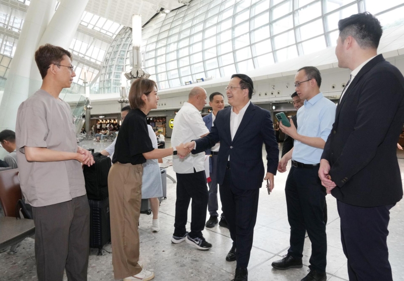 “粵港澳媒體走進(jìn)大灣區(qū)聯(lián)合采訪活動(dòng)” “粵港澳媒體走進(jìn)大灣區(qū)聯(lián)合采訪活動(dòng)”