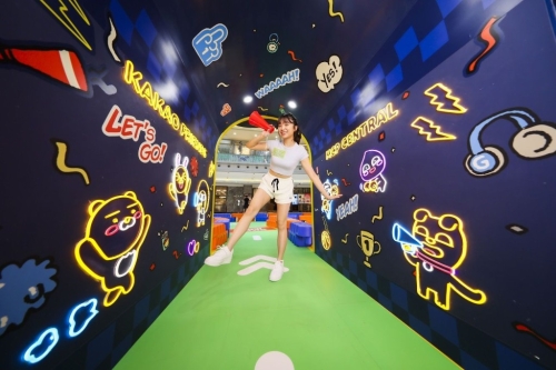 H． COINS會員于場內(nèi)以電子貨幣即日消費滿指定金額，便可免費參加。