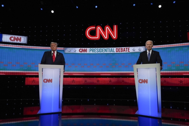 拜登（右）在首場(chǎng)電視辯論中表現(xiàn)欠佳。 路透社