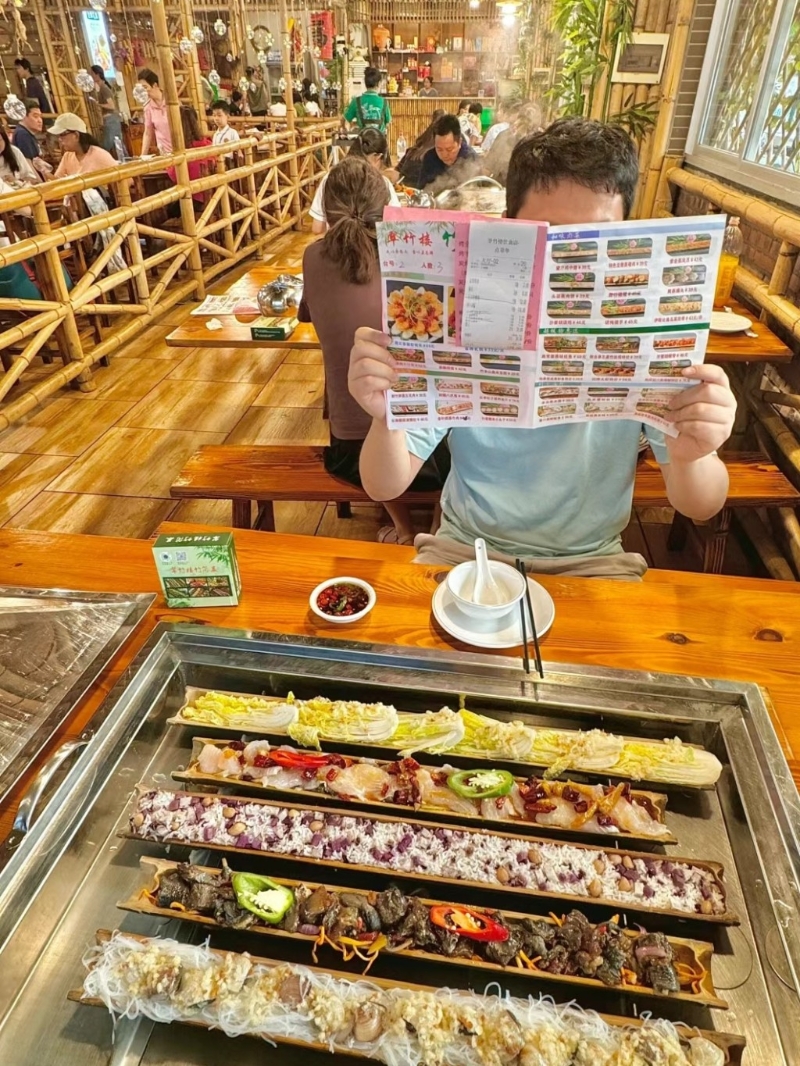 中山美食推介2024｜4. 翠竹樓竹筒菜 做法簡(jiǎn)單，菜式現(xiàn)點(diǎn)現(xiàn)做，保留食材原汁原味。（圖片來(lái)源：小紅書(shū)@林餅餅）