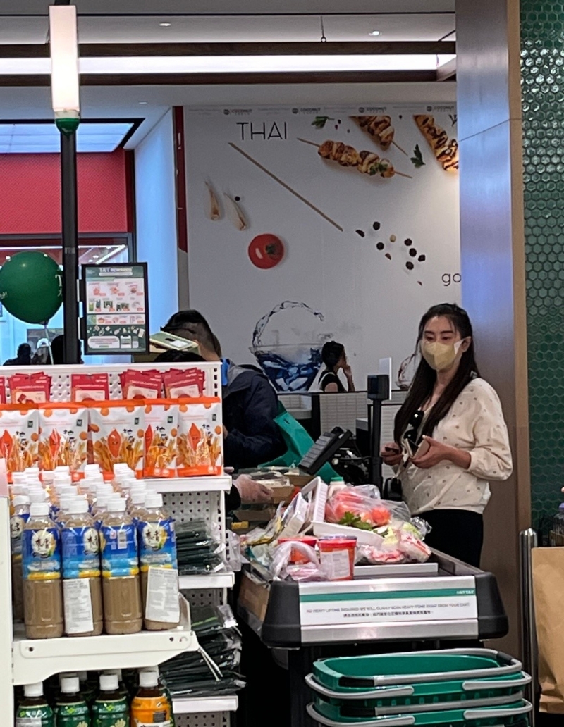 王祖賢曾在超市時(shí)被捕獲，當(dāng)時(shí)被指圓潤不少。