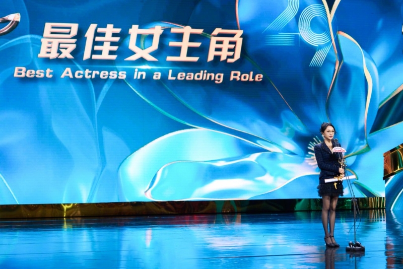 周迅憑《不完美受害人》勇奪視后。