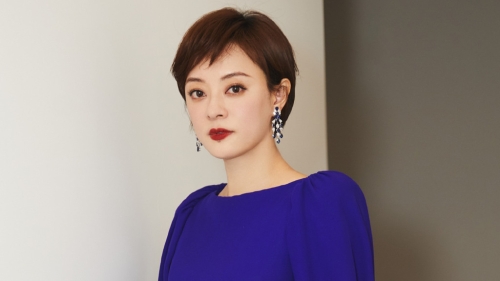 孫儷稱自己化妝后，臉都不會(huì)出汗。