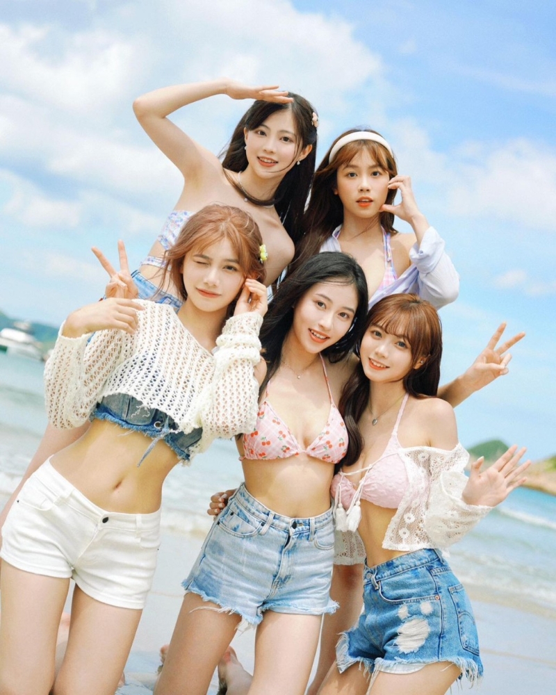 當時倪樂琳（中）青春逼人！