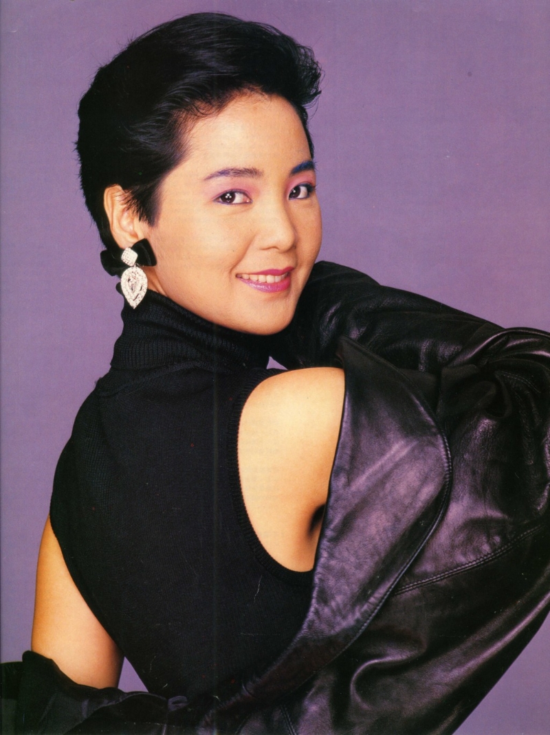 已故臺(tái)灣歌手鄧麗君雖然未到內(nèi)地演唱，但在內(nèi)地亦同樣人氣極高。