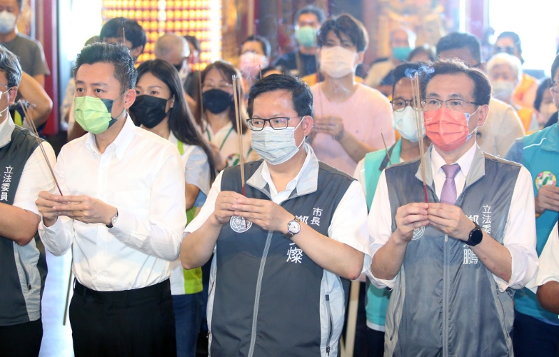 鄭運鵬(右起)、鄭文燦及林智堅2022曾喊“桃園三結(jié)義”。