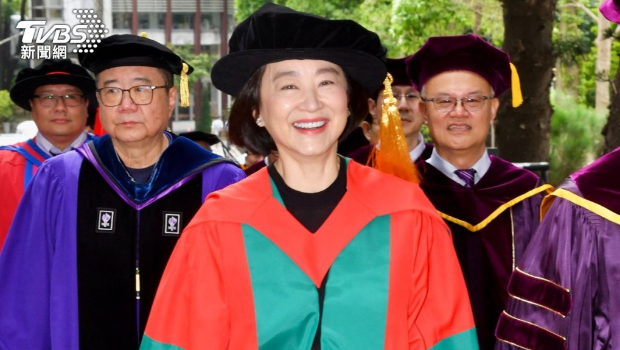 林青霞受臺(tái)灣清華大學(xué)校長(zhǎng)高為元邀請(qǐng) 林青霞受臺(tái)灣清華大學(xué)校長(zhǎng)高為元邀請(qǐng)