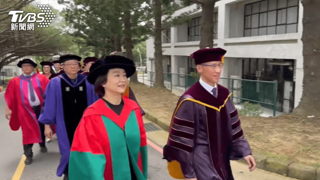 負(fù)傷出席 負(fù)傷出席