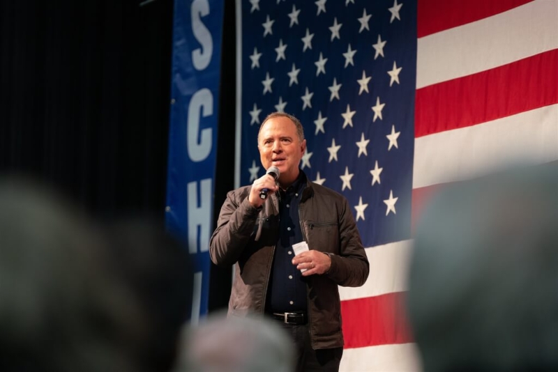 美國民主黨眾議員亞當(dāng)·希夫。