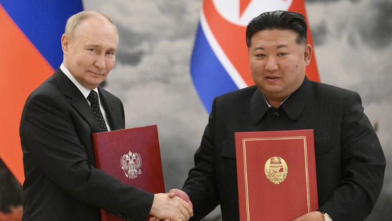 俄羅斯總統(tǒng)普京與朝鮮領導人金正恩簽署《全面戰(zhàn)略伙伴關(guān)系條約》。 路透社