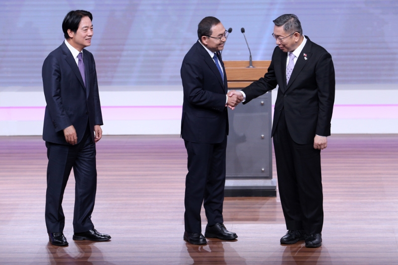 鄭麗文認(rèn)為，賴清德(左)接下來會先用官司困住柯文哲(右)，再砍藍營地方派系。