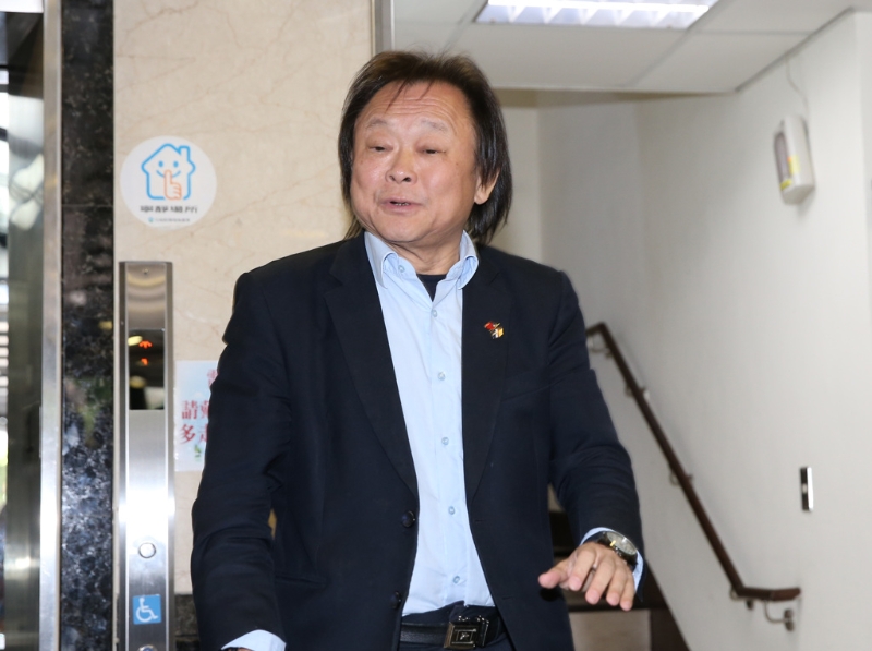 王世堅(jiān) 王世堅(jiān)