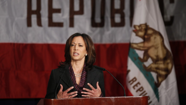 哈里斯父母分別為非裔牙買(mǎi)加與印度移民 哈里斯父母分別為非裔牙買(mǎi)加與印度移民