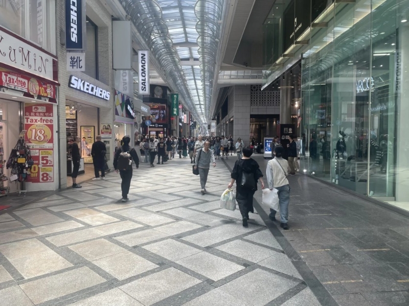 中國(guó)游客街頭遇劫受傷