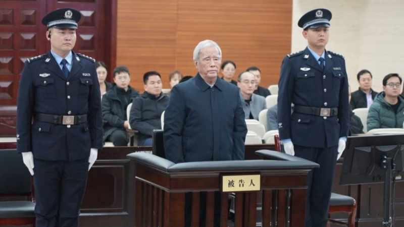 原中國鐵路總公司總經(jīng)理盛光祖受賄、利用影響力受賄，去年被囚15年。