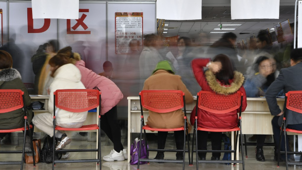 大約2.5億農(nóng)民工可轉(zhuǎn)為城市戶口 大約2.5億農(nóng)民工可轉(zhuǎn)為城市戶口