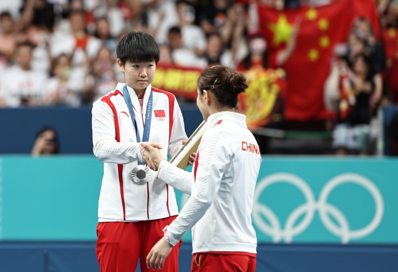 陳夢(mèng)和孫穎莎繼上屆東京奧運(yùn)后再遇，但今次仍是陳夢(mèng)贏波奪金。 新華社