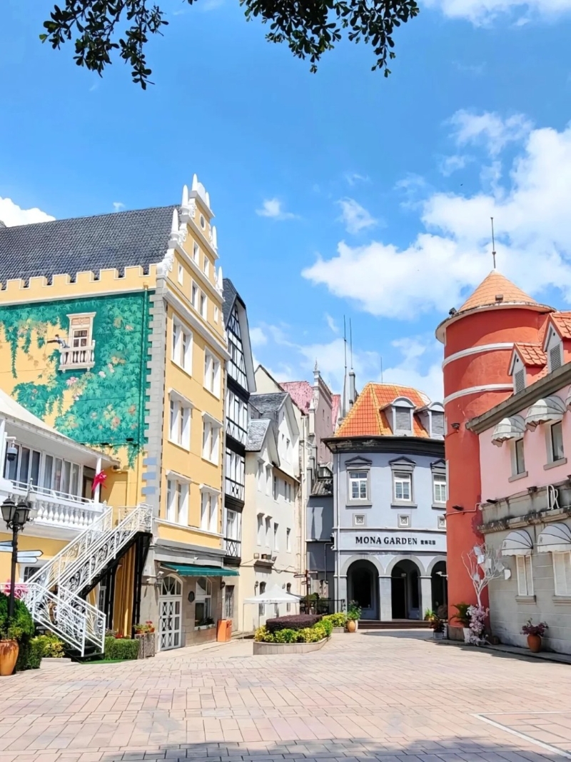 梅拉尼亞小鎮(zhèn)打卡位4. 歐陸風(fēng)教堂(圖片來(lái)源:呦呦i@小紅書) 梅拉尼亞小鎮(zhèn)打卡位4. 歐陸風(fēng)教堂(圖片來(lái)源:呦呦i@小紅書)