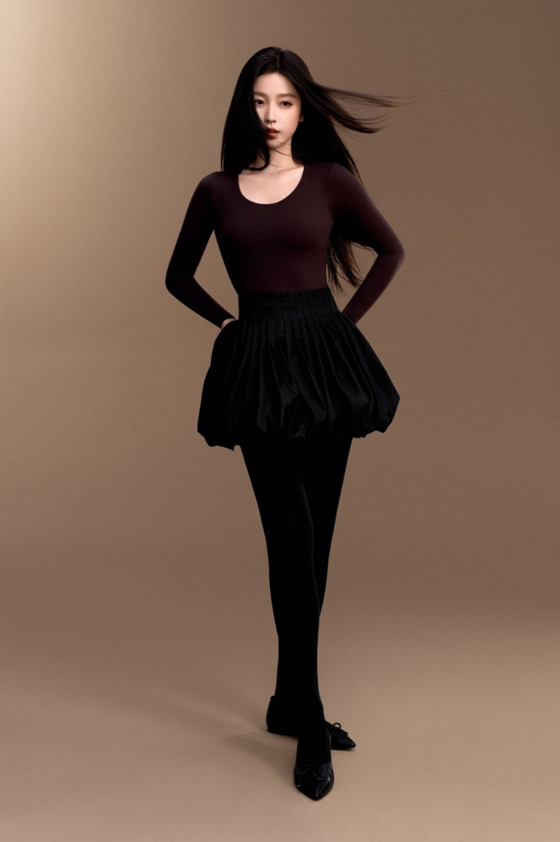 虞書(shū)欣的內(nèi)衣廣告新硬照，風(fēng)格偏向保守。