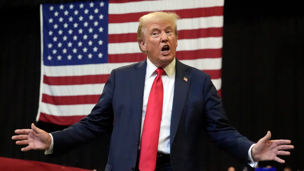 特朗普“詭贊”哈里斯《時代》封面肖像