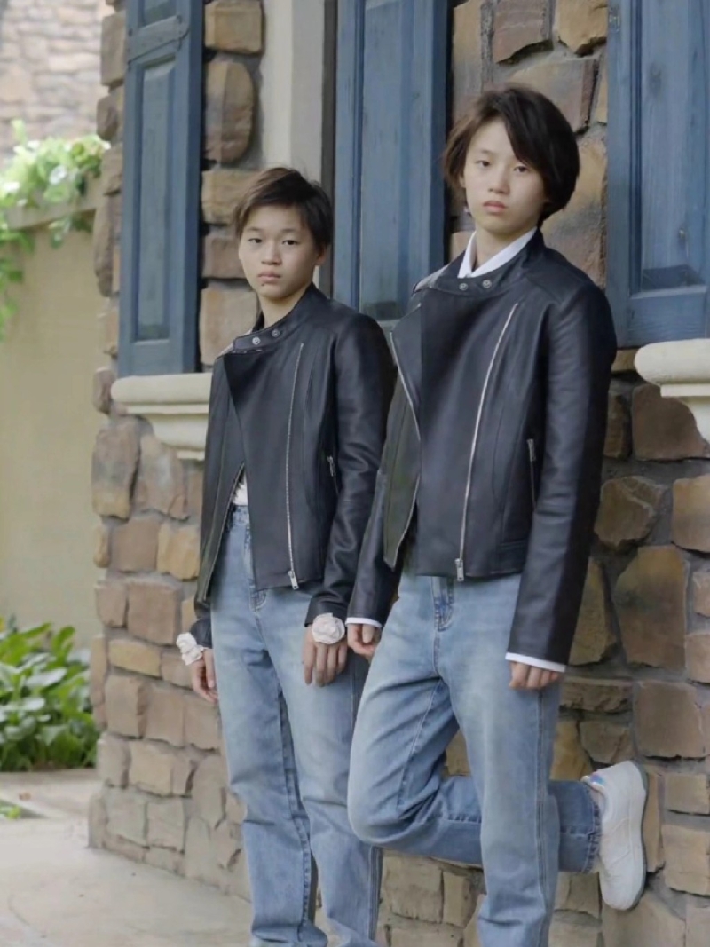 有網(wǎng)民看過(guò)造型照表示，予人有「古惑仔」的感覺(jué)。