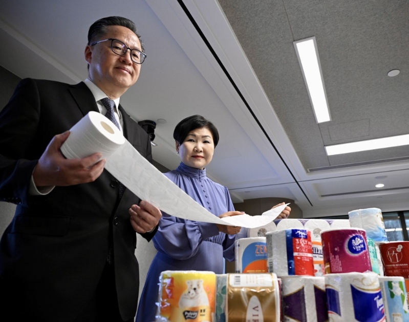 消委會(huì)昨日(19日)發(fā)布新一期選擇月刊，當(dāng)中測(cè)試和比較25款廁所卷紙。