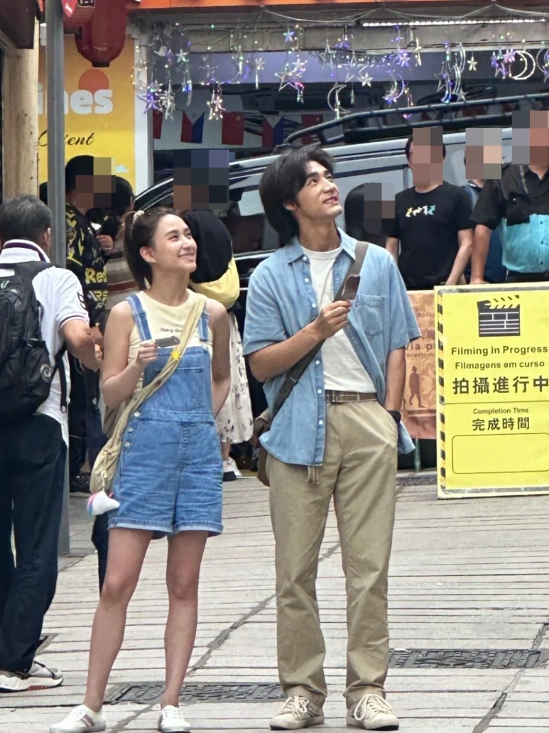 有網(wǎng)民在社交網(wǎng)分享何超蓮在澳門與一位型男拍攝的片段，指兩人正在拍戲。