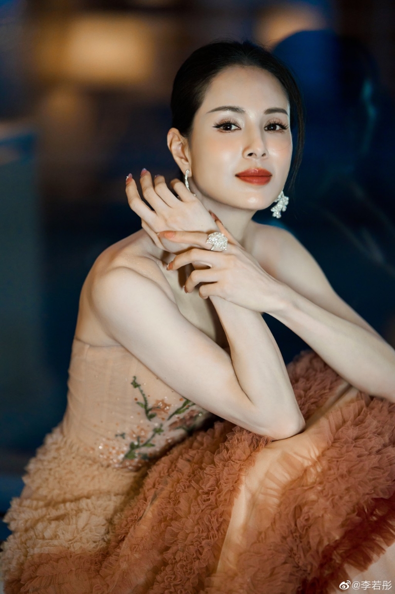 李若彤一直都是凍齡美魔女。