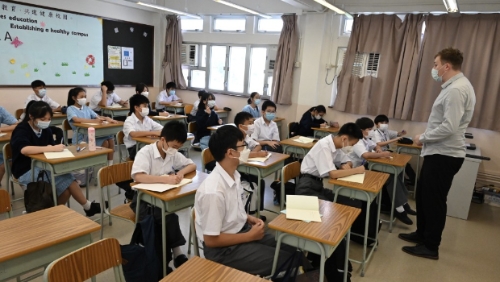 學(xué)界長遠(yuǎn)冀吸引更多年輕人到港就學(xué) 學(xué)界長遠(yuǎn)冀吸引更多年輕人到港就學(xué)